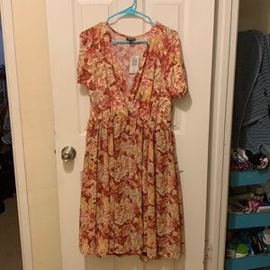 Torrid wrap floral dress dusty rose print Size 2 NWT